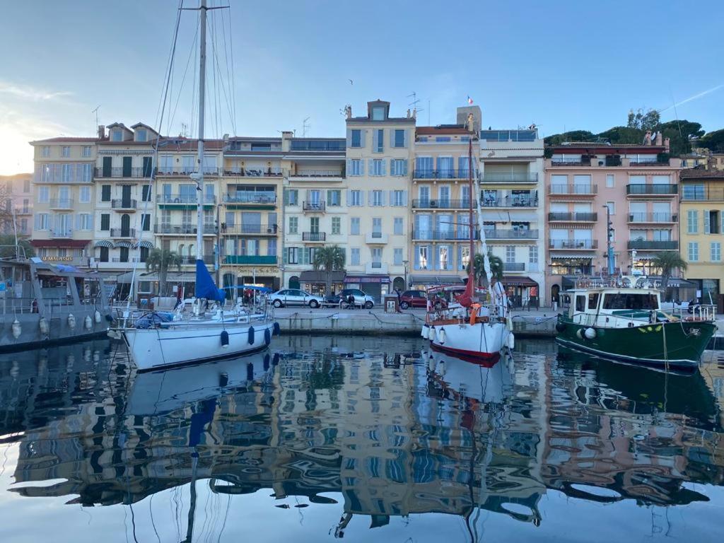 Cannes Old Port, Seafront & Seaview, Yacht Show Port Екстер'єр фото
