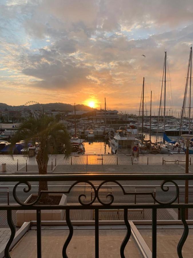 Cannes Old Port, Seafront & Seaview, Yacht Show Port Екстер'єр фото