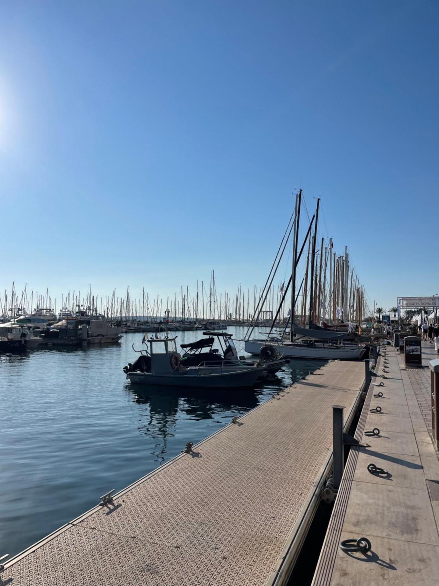 Cannes Old Port, Seafront & Seaview, Yacht Show Port Екстер'єр фото